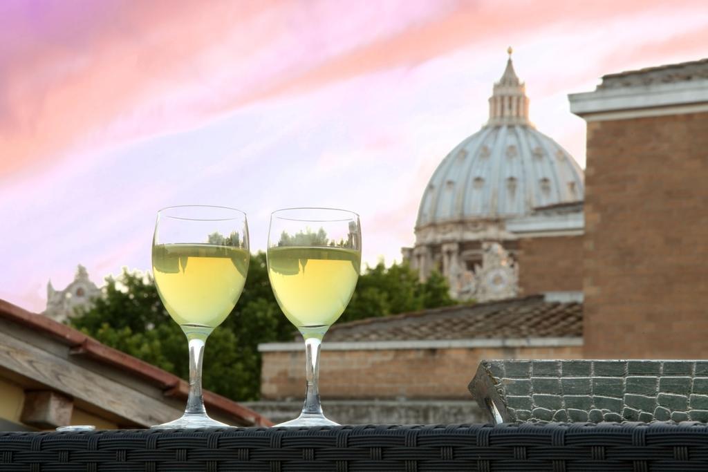 Отель Relais Vatican View Рим Экстерьер фото